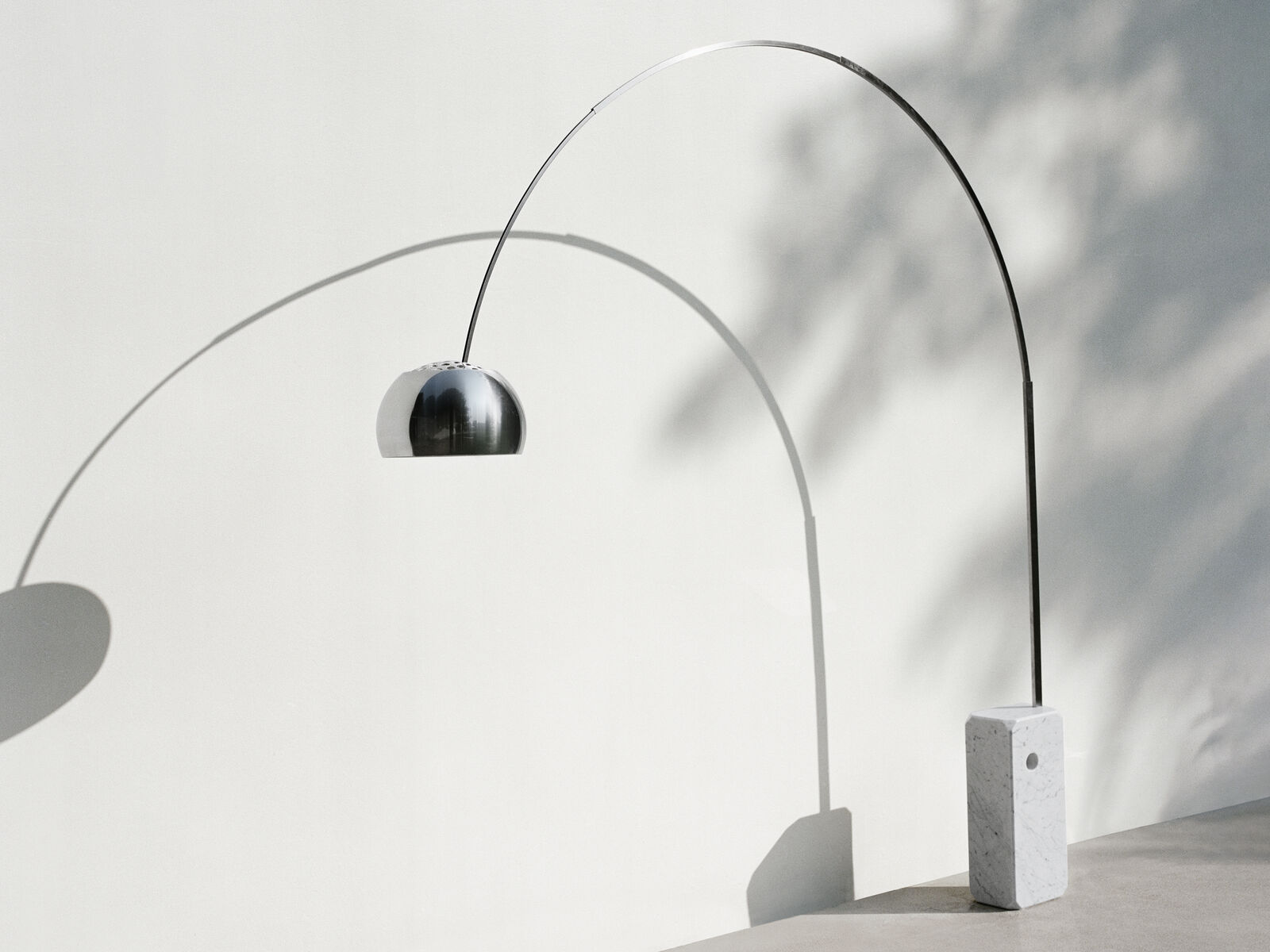 Arco light design by Achille and Pier Giacomo Castiglioni, Flos