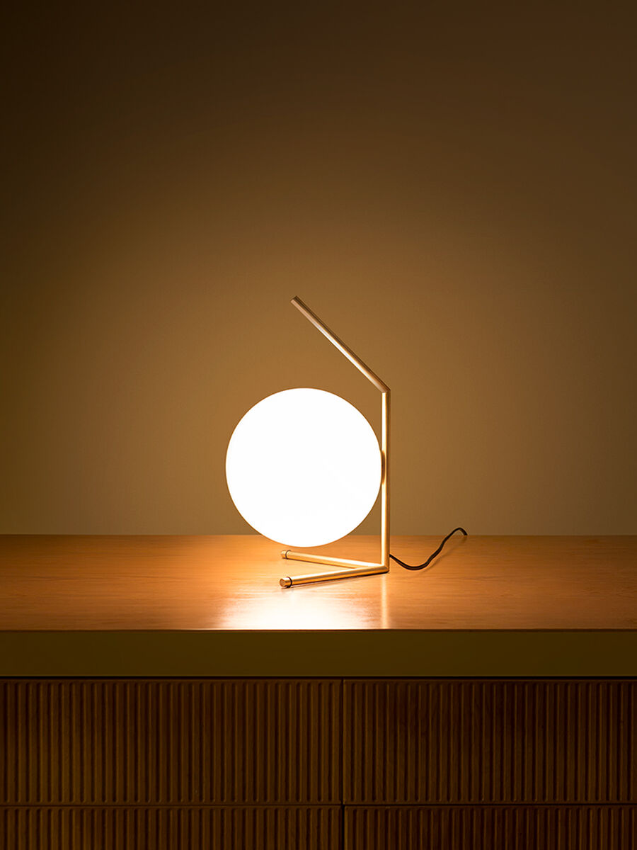 Flos IC Lights Table 1 Low lamp, Table in environment