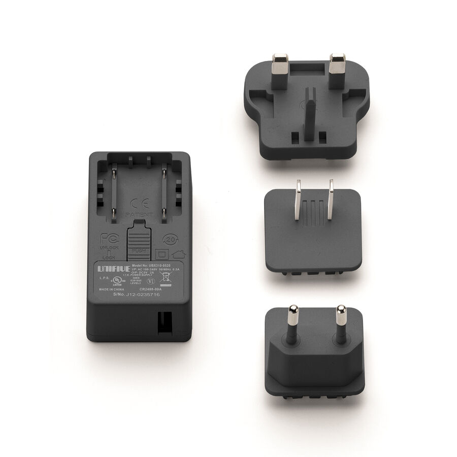 Gaku Adapter 5V. Min 2A. EUR / USA / UK