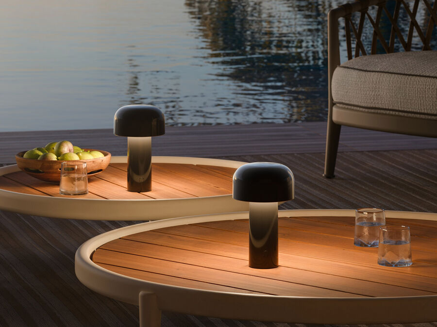 Flos Bellhop Unplugged lamp, Table in environment