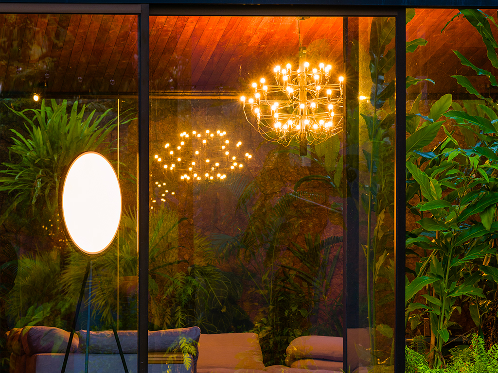 Flos 2097/30 US Chandelier with Incandescent & LED light bulbs lamp, Gold and Brass Lamps